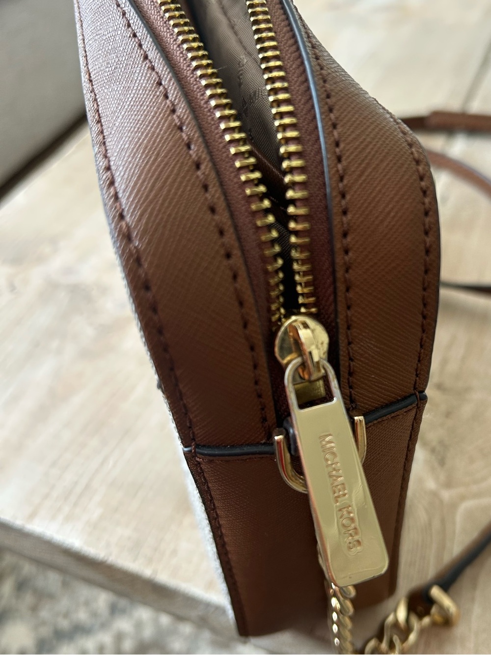 Michael Kors White and Tan Crossbody with Gold Chain Accents - Picture 6 of 10